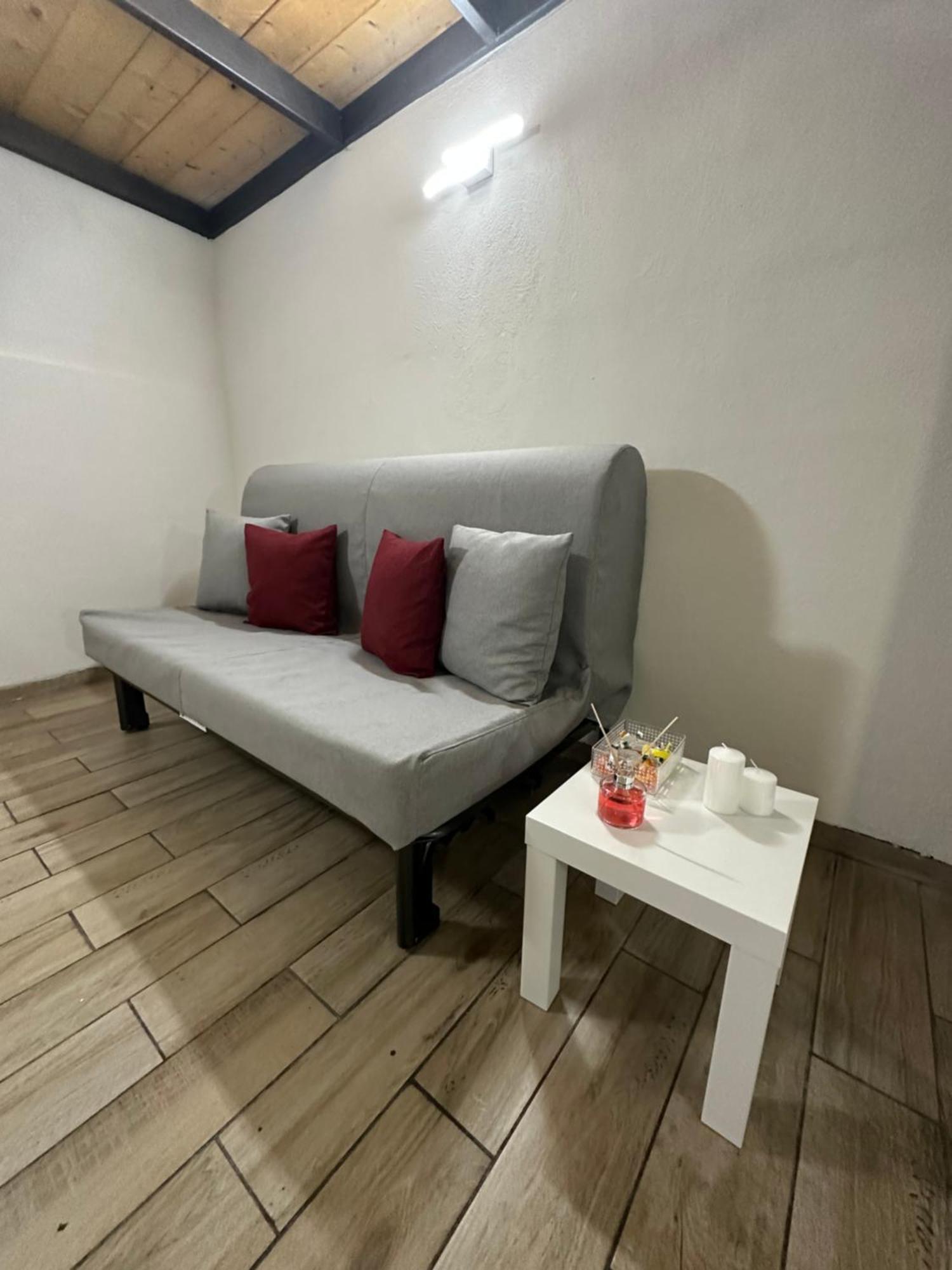 Apartment Aurora House Naples